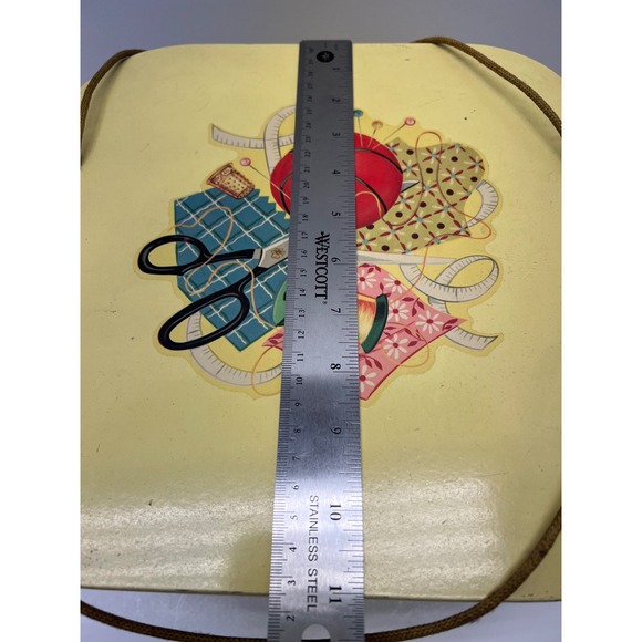 VTG 50s Princess Sewing Basket Retro Tomato Pincushion Wicker MCM Yellow Lid - Picture 6 of 8